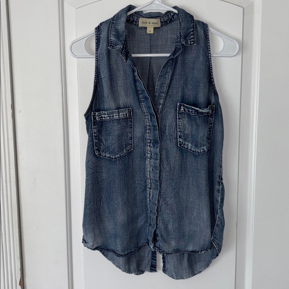 cloth & stone Washed Denim Sleeveless Button-Down Shirt - Blue